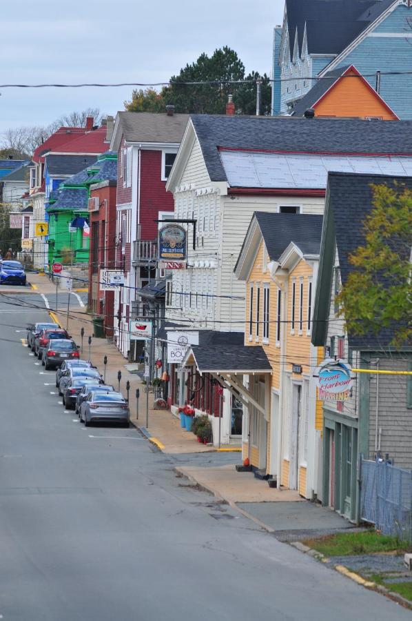Smugglers Cove Inn Lunenburg Extérieur photo
